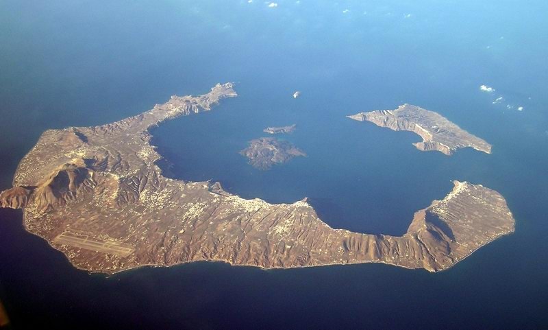 Vue de Santorin depuis le ciel
